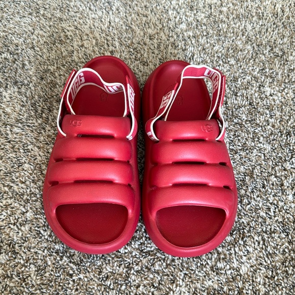 Slippers - Picture 1 of 3